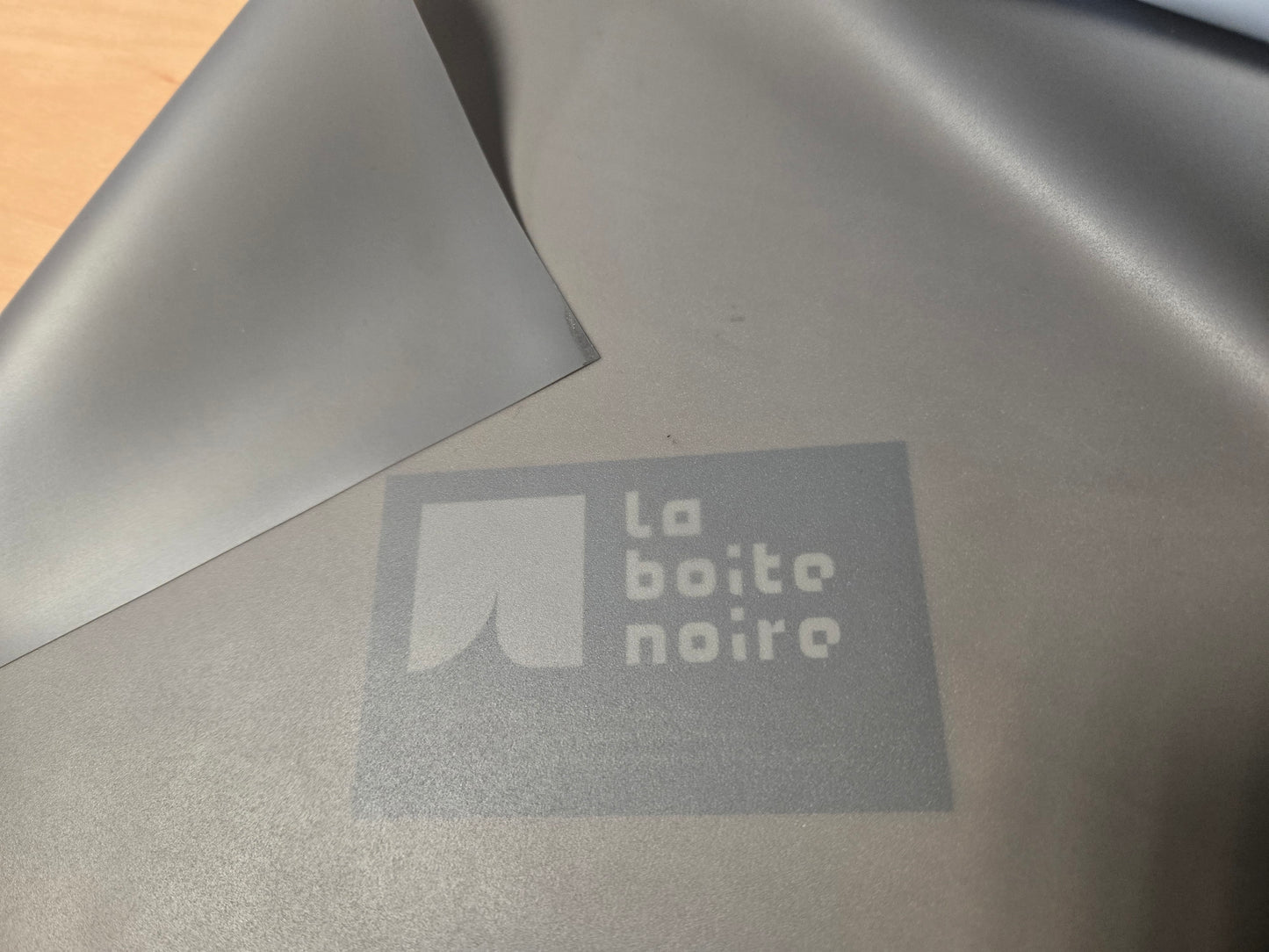 RGB712 Ecran rétro Gris