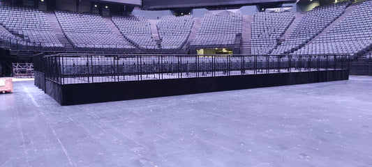 SCENE - CONCERT MONSIEUR NOV